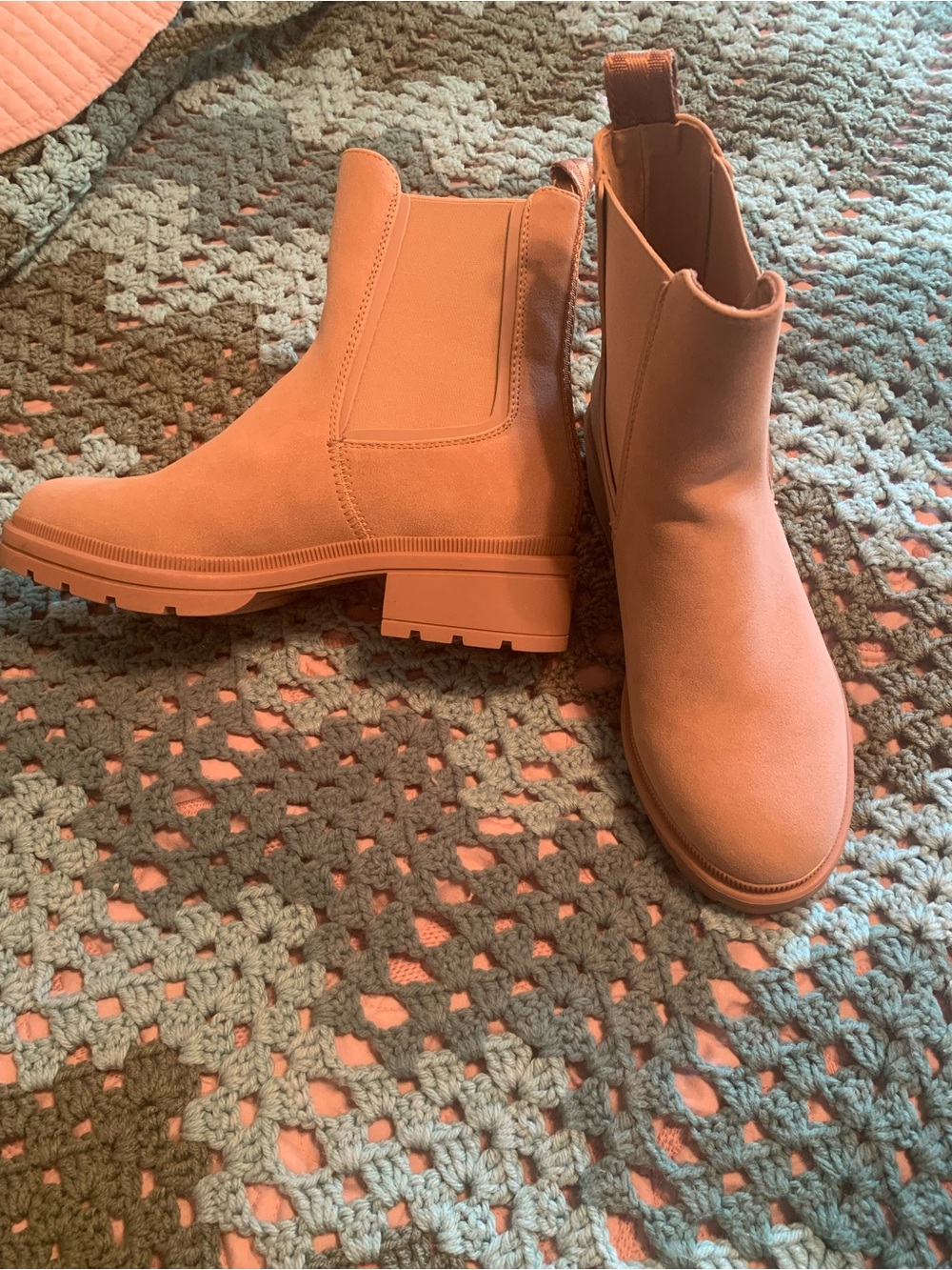 ROCKET DOG Women's Chelsea Ankle Boots in Tan